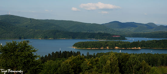 Jezioro Solińskie, widok z Polańczyka