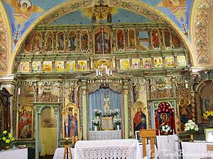 Cerkiew w Smolniku, ołtarz z ikonostasem